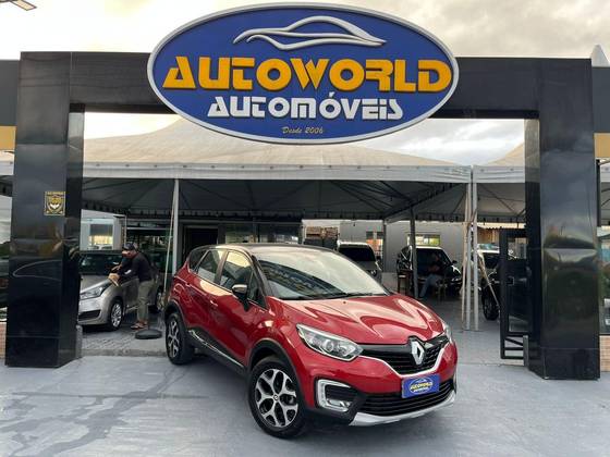 RENAULT CAPTUR 1.6 16V SCE FLEX BOSE X-TRONIC RENAULT CAPTUR 1.6 16V SCE FLEX BOSE X-TRONIC
